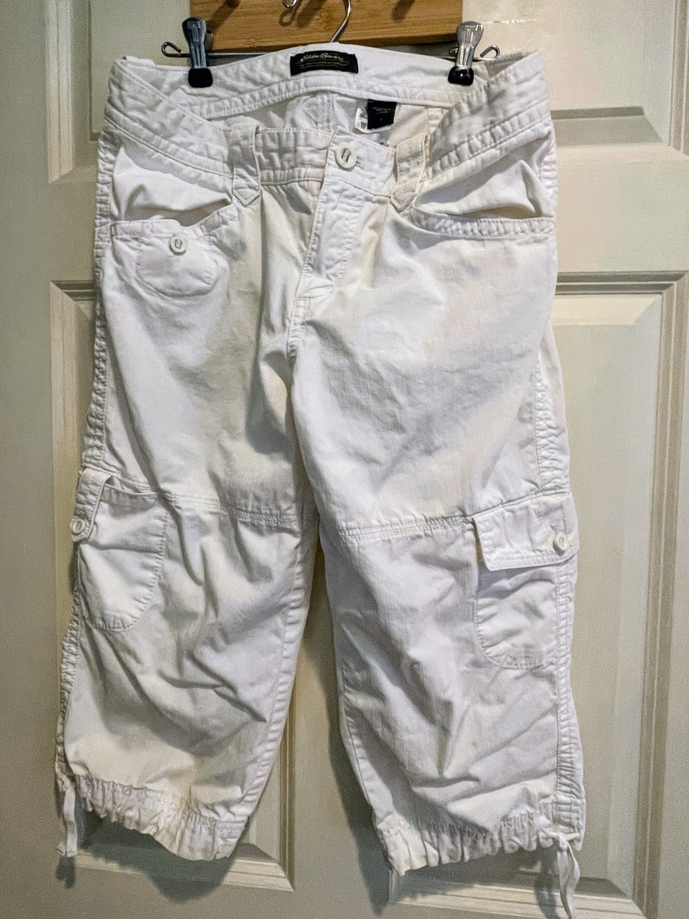 EDDIE BAUER White women’s Cargo Capri Pants